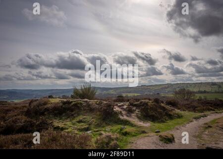 Un des nombreux enterrement de l'âge de bronze cairns sur Stanton Moor dans le parc national de Peak District, Derbyshire, Royaume-Uni Banque D'Images