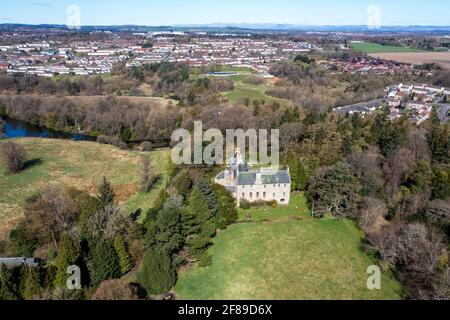 Vue aérienne de Calder House, Mid Calder, West Lothian, Écosse, Royaume-Uni. Banque D'Images