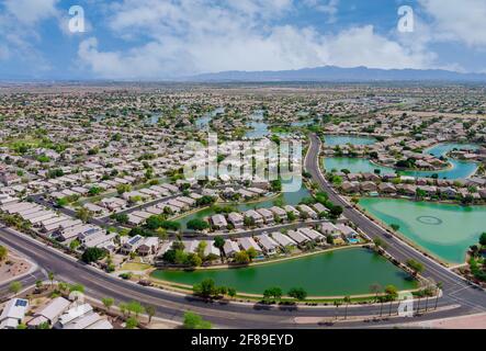 Vue sur une petite ville d'Avondale dans l' Désert de l'Arizona Banque D'Images
