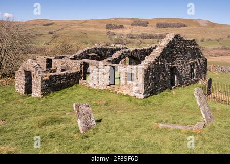 La ruine rudes de l'ancienne église de Busk Raydale Yorkshire Parc national de Dales, Angleterre