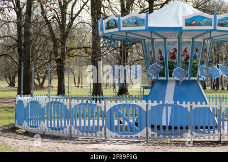 Carrousel fermé dans le parc Hirschgarten à Munich, Allemagne Banque D'Images