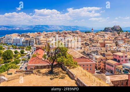 Corfou, Grèce. Vue panoramique sur la vieille ville depuis la nouvelle forteresse. Banque D'Images