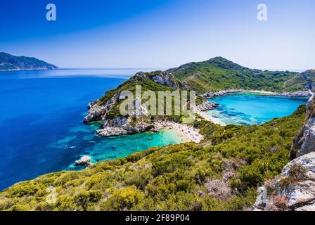 Corfou, Grèce. Vue aérienne de la plage de Porto Timoni. Banque D'Images