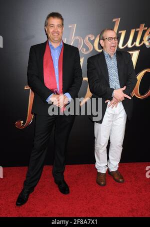 Le producteur Damian Jones, Jon Plouhman assiste à la première absolument fabuleux The Movie New York, qui s'est tenue au SVA Theatre de New York, le lundi 18 juillet 2016. Photo de Jennifer Graylock-Graylock.com 917-519-7666 Banque D'Images