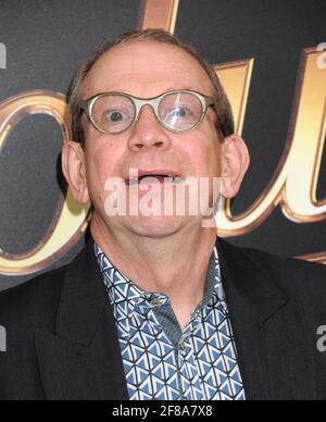 Le réalisateur Jon Plouhman assiste à la première absolument fabuleux The Movie New York, qui s'est tenue au SVA Theatre de New York, le lundi 18 juillet 2016. Photo de Jennifer Graylock-Graylock.com 917-519-7666 Banque D'Images