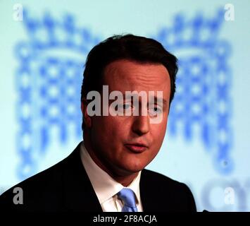 Le chef du Parti conservateur britannique, David Cameron, parle d'une nouvelle conférence pour le lancement du Groupe de travail sur la démocratie du parti au Quartier général du Parti conservateur dans le centre de Londres pic David Sandison Banque D'Images