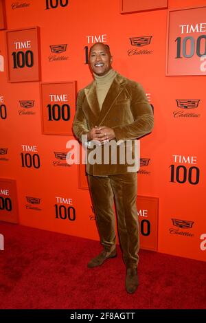 Dwayne The Rock Johnson arrive au Gala 2019 FOIS 100, qui s'est tenu au Jazz au Lincoln Center à New York le mardi 23 avril 2019. Photo de Jennifer Graylock-Graylock.com 917-519-7666, New York, New York - -EN PHOTO : Dwayne The Rock Johnson Jennifer Graylock-Graylock.com -GRA 7400 Jennifer Graylock-Graylock.com Banque D'Images