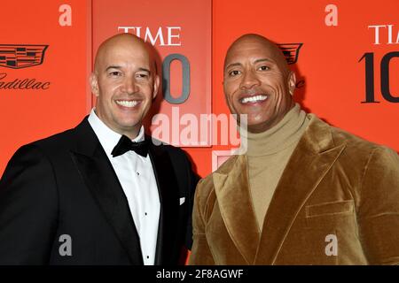 Hiram Garcia, Dwayne le Rock Johnson arrive au Gala 2019 FOIS 100, qui s'est tenu au Jazz au Lincoln Center à New York le mardi 23 avril 2019. Photo de Jennifer Graylock-Graylock.com 917-519-7666, New York, New York - -EN PHOTO : Hiram Garcia, Dwayne The Rock Johnson Jennifer Graylock-Graylock.com -GRA 7456 Jennifer Graylock-Graylock.com Banque D'Images