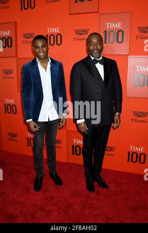 Jordan E. Cooper, Lee Daniels arrive au Gala 2019 FOIS 100, qui s'est tenu au Jazz au Lincoln Center à New York le mardi 23 avril 2019. Photo de Jennifer Graylock-Graylock.com 917-519-7666, New York, New York - -EN PHOTO : Jordan E. Cooper, Lee Daniels Jennifer Graylock-Graylock.com -GRA 8108 Jennifer Graylock-Graylock.com Banque D'Images