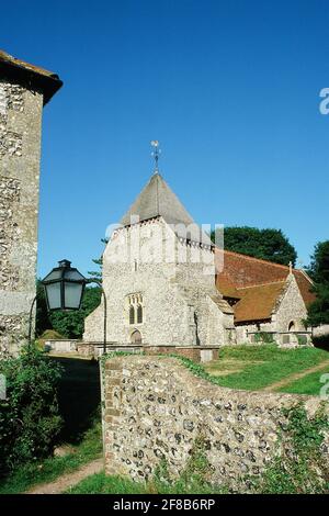 L'église normande de tous les Saints classée première année, West Dean, près d'Eastbourne, East Sussex, sud de l'Angleterre Banque D'Images