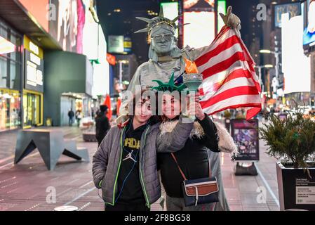 Portraits spontanés de touristes latino-américains à New York, États-Unis Banque D'Images