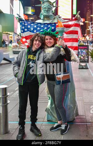 Portraits spontanés de touristes latino-américains à New York, États-Unis Banque D'Images