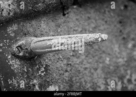 Un exemple d'un vieux véhicule abandonné qui peut être trouvé dans les bois sur beaucoup de vieilles fermes à travers les États-Unis, celui-ci est sur une réserve naturelle dans D.C Banque D'Images