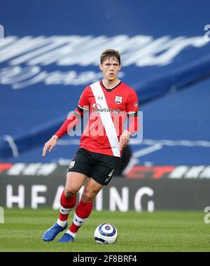 West Bromwich, Royaume-Uni. 12 avril 2021. Jannick Vestergaard de Southampton en action. Premier League, West Bromwich Albion v Southampton aux Hawthorns de West Bromwich, Midlands, le lundi 12 avril 2021. Cette image ne peut être utilisée qu'à des fins éditoriales. Utilisation éditoriale uniquement, licence requise pour une utilisation commerciale. Aucune utilisation dans les Paris, les jeux ou les publications d'un seul club/ligue/joueur. photo par Andrew Orchard/Andrew Orchard sports Photography/Alamy Live News crédit: Andrew Orchard sports Photography/Alamy Live News Banque D'Images