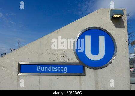 Bundestag, U55 est une ligne de U-Bahn dans la capitale allemande de Berlin Banque D'Images