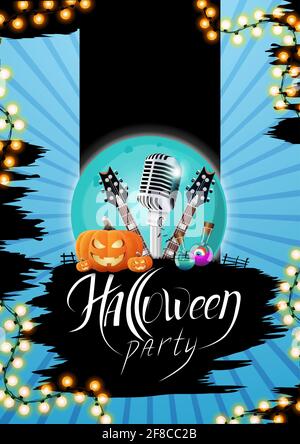 Fête d'Halloween, affiche d'invitation bleue avec guitares, microphone et citrouille Banque D'Images