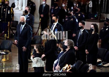 Président Joe Biden. Scènes de la cérémonie de mensonge en l'honneur de l'officier de police du Capitole des États-Unis William “Billy” Evans sur Capitol Hill à Washington, le mardi 13 avril 2021. (Photo par AMR Alfiky/Pool/Sipa USA) Banque D'Images