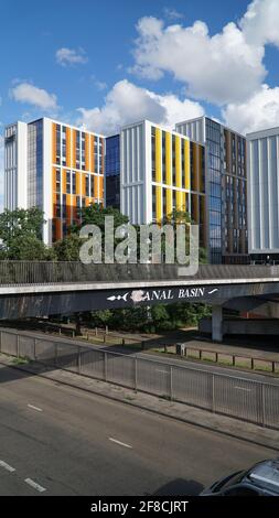 Bishopgate Coventry et passerelle Canal Basin Banque D'Images