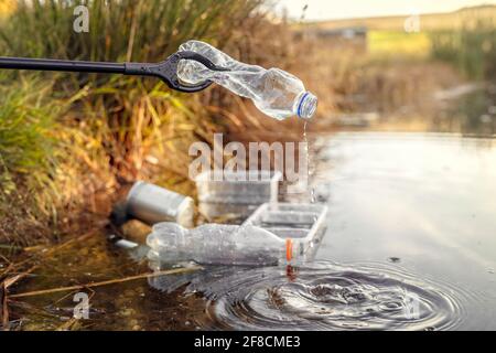 Conservation de l'environnement et pollution collecte des déchets et des déchets de l'eau Banque D'Images