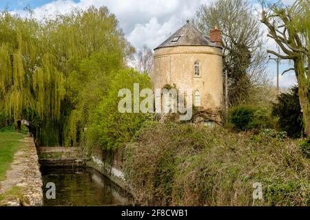 Cerney Wick Round House lock keepers cottage un de seulement cinq Construit sur le canal Cotswold Banque D'Images