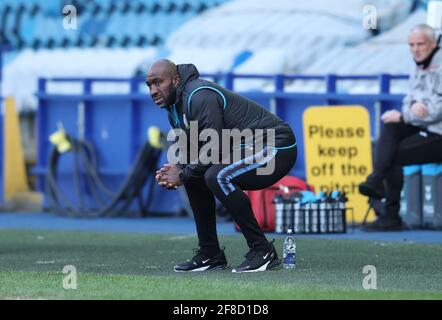 Sheffield, Angleterre, le 13 avril 2021. Darren Moore, directeur de Sheffield mercredi, lors du match du championnat Sky Bet à Hillsborough, Sheffield. Le crédit photo doit être lu : John Clifton / Sportimage Banque D'Images