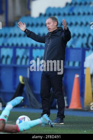 Sheffield, Angleterre, le 13 avril 2021. Steve Cooper, directeur de Swansea City, a déclaré une faute lors du match du championnat Sky Bet à Hillsborough, Sheffield. Le crédit photo doit être lu : John Clifton / Sportimage Banque D'Images