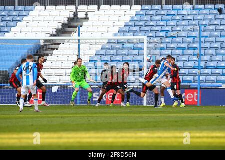 John Smith's Stadium, Huddersfield, Angleterre - 13 avril 2021 Jonathan Hogg (6) de Huddersfield se dirige vers lui 1 - 2 pendant le match Huddersfield v Bournemouth, Sky Bet EFL Championship 2020/21, John Smith's Stadium, Huddersfield, Angleterre - 13 avril 2021 crédit: Arthur Haigh/WhiteAlamy photos en direct Banque D'Images