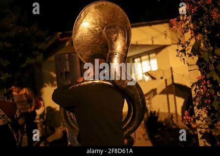 Nuit de danse pupupupupupulaire avec musique de groupe, Tuba et accordéon à la maison de la famille Burbua, et Felix le 9 octobre 2020 dans la communauté de Fronteras, Sonora, Mexique. (Photo par Luis Gutierrez / Norte photo) Noche de baile pupupupumular con Musica de banda, Tuba y acordeon en el hogar casa de la familia Burbua, y Felix el 9 cotubre 2020 en la comunidad de Fronteras, Sonora, Mexique. (Photo par Luis Gutierrez/Norte photo) Banque D'Images