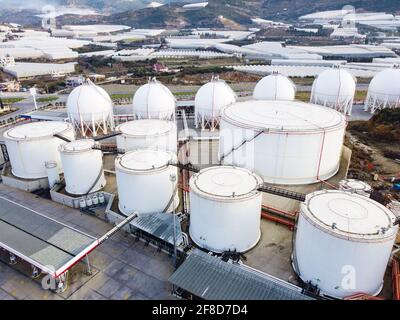 Réservoirs de stockage pour gaz naturel liquéfié Banque D'Images