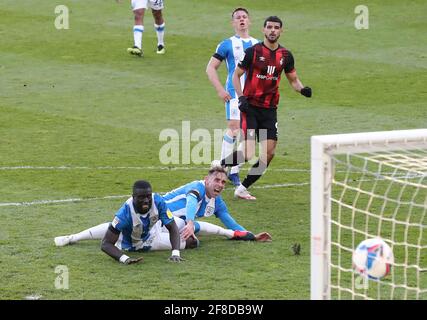 Dominic Solanke, de l'AFC Bournemouth, marque le deuxième but de son équipe lors du match du championnat Sky Bet au stade John Smith, Huddersfield. Date de la photo: Mardi 13 avril 2021. Banque D'Images