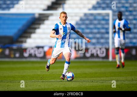 John Smith's Stadium, Huddersfield, Angleterre - 13 avril 2021 Lewis O'Brien (8) de Huddersfield pendant le match Huddersfield v Bournemouth, Sky Bet EFL Championship 2020/21, John Smith's Stadium, Huddersfield, Angleterre - 13 avril 2021 Credit: Arthur Haigh/WhiteRoseRoseeld/Alay Live News Banque D'Images