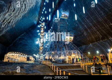 Turda, Roumanie - 27 octobre 2019 : populaire mine de sel touristique Salina Turda en Roumanie Banque D'Images