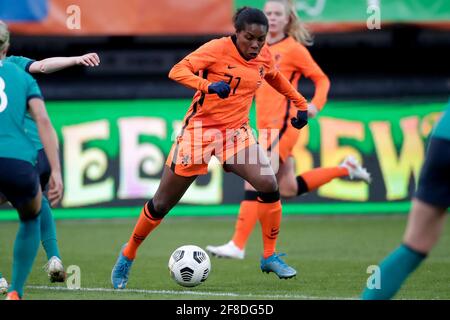 NIMÈGUE, PAYS-BAS - AVRIL 13 : Lineth Beerensteyn des pays-Bas pendant le Womens International friendly entre les pays-Bas et l'Australie à Banque D'Images