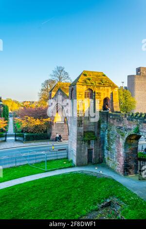 CHESTER, ROYAUME-UNI, 7 AVRIL 2017 : vue sur le Newgate dans le centre de Chester, en Angleterre Banque D'Images