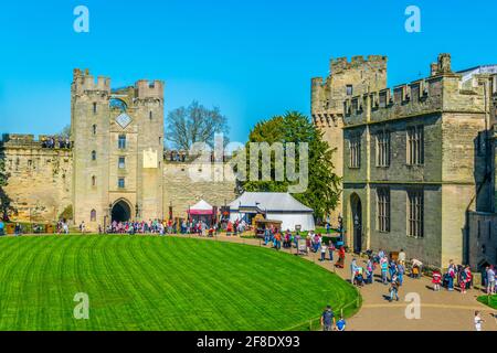 WARWICK, ROYAUME-UNI, 8 AVRIL 2017 : cour du château de Warwick, Angleterre Banque D'Images