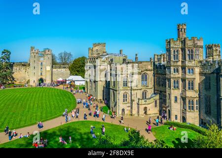 WARWICK, ROYAUME-UNI, 8 AVRIL 2017 : cour du château de Warwick, Angleterre Banque D'Images