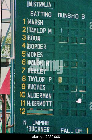 Le tableau de bord avec l’équipe australienne s’alignent pour le match test contre les Antilles à St. John’s, Antigua, en mai 1991. Banque D'Images