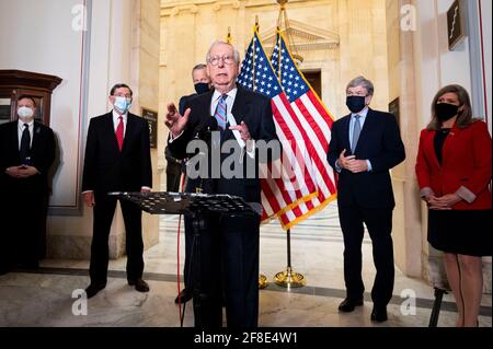 Washington, DC, États-Unis. 13 avril 2021. 13 avril 2021 - Washington, DC, États-Unis: Le leader de la minorité au Sénat MITCH MCCONNELL (R-KY) prend la parole lors d'une conférence de presse du caucus républicain du Sénat. Crédit : Michael Brochstein/ZUMA Wire/Alay Live News Banque D'Images