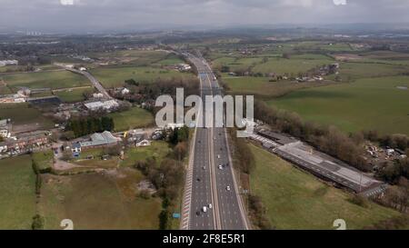 Vue aérienne de la M62 en direction de Leeds, West Yorkshire, Royaume-Uni Banque D'Images