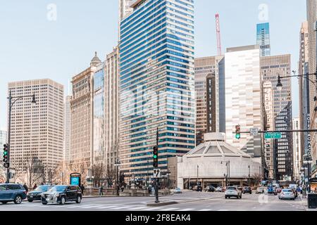 Chicago, Illinois - 13 mars 2021 : les rues vides du centre-ville de Chicago pendant la pandémie COVID-19. Banque D'Images