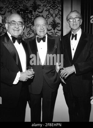 Ed Asner, Bob Hope et Jack Albertson le 27 mars 1980 crédit : Ralph Dominguez/MediaPunch Banque D'Images