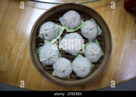 Boule vapeur, boulettes chinoises cuites à la vapeur ou bouchées à la vapeur ou, xiao long Bao Banque D'Images