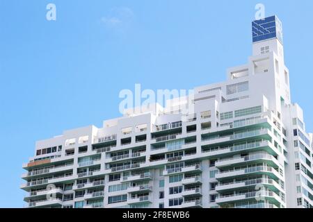 Haut de l'édifice South Pointe Tower à Miami Beach, en Floride, sur South Beach. Condominium avec appartements à vendre et à louer. Banque D'Images