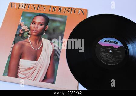 Danse-rock, RnB et artiste pop, Whitney Houston album de musique sur disque vinyle LP. Auto-titré : Whitney Houston Banque D'Images