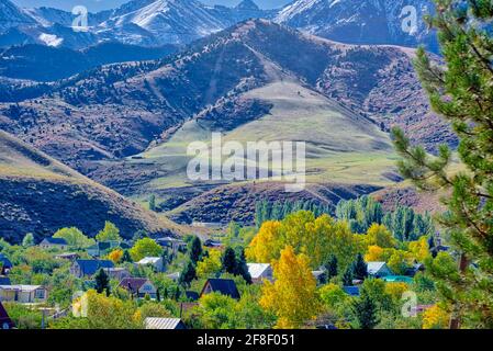 Une vue sur le chemin du lac Issyk-Kul prise @Issyk-Kul région, Kyrgiztan Banque D'Images