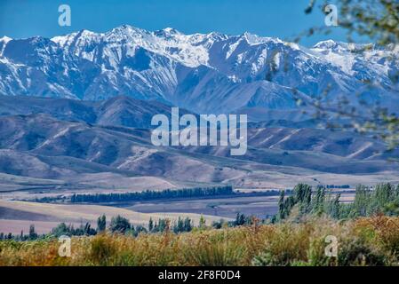 Plus de vue sur le chemin de Issyk-Kul lac prise @Issyk-Kul région, Kyrgiztan Banque D'Images