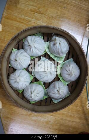 Boule vapeur, boulettes chinoises cuites à la vapeur ou bouchées à la vapeur ou, xiao long Bao Banque D'Images