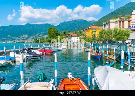 Vue sur le lac de Sulzano au lac d'Iseo, en Italie Banque D'Images