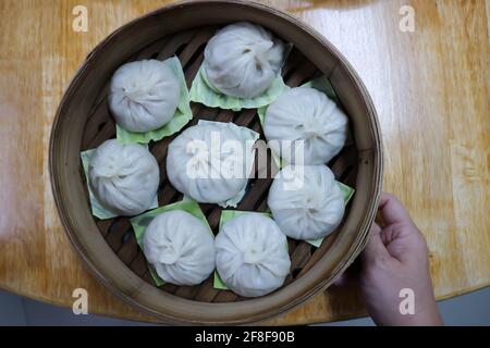 Boule vapeur, boulettes chinoises cuites à la vapeur ou bouchées à la vapeur ou, xiao long Bao Banque D'Images