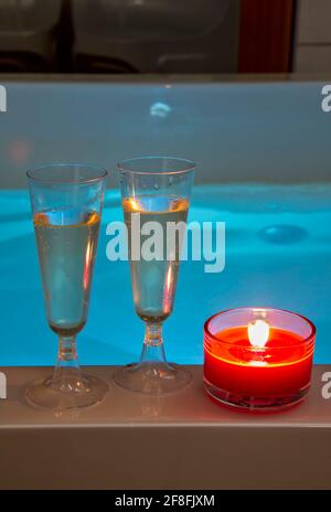 Nuit romantique dans la baignoire Banque D'Images